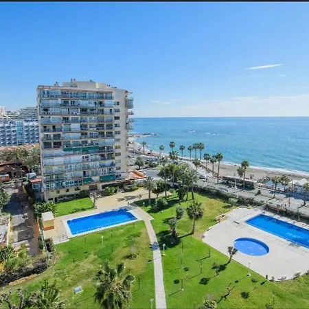 En Benalmadena, Primera Linea De Playa
