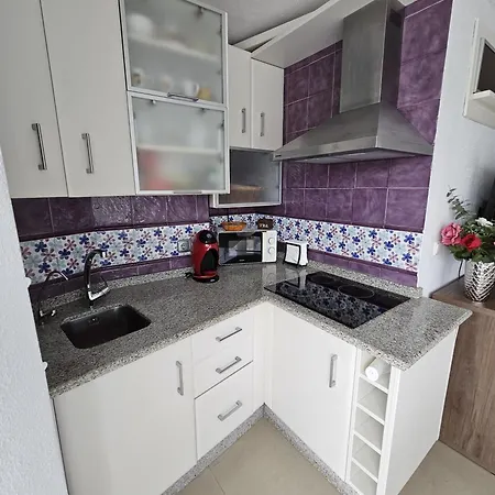 En Benalmadena, Primera Linea De Playa Apartment
